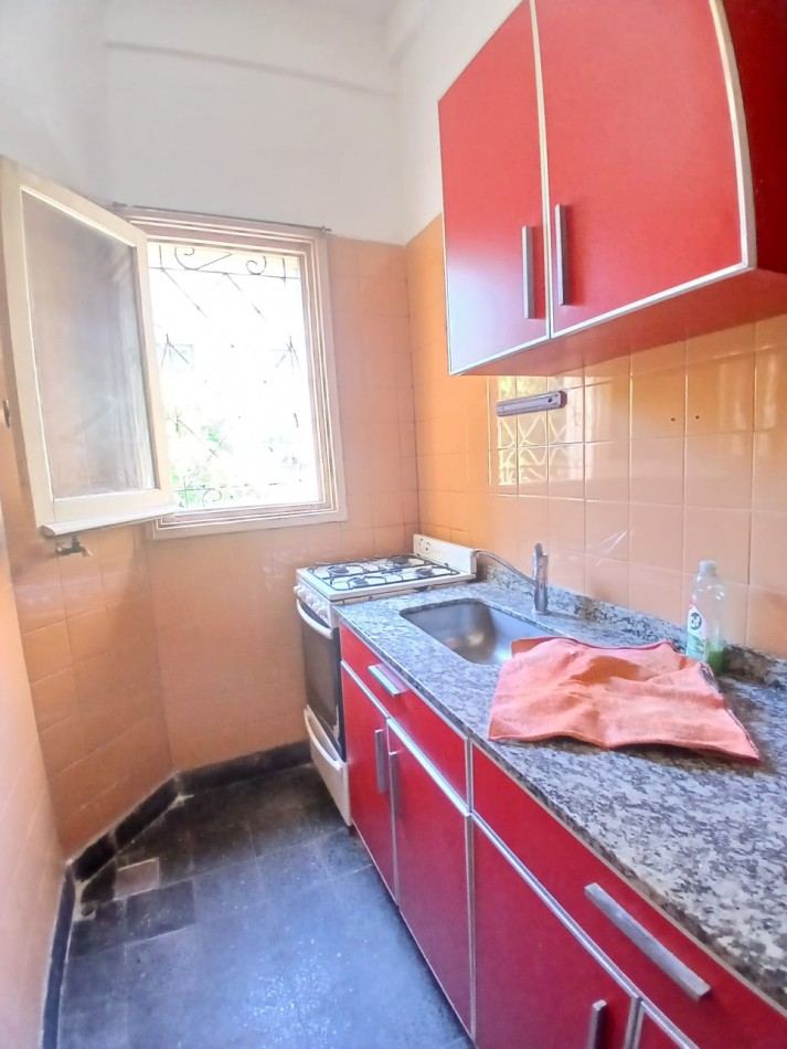 Oportunidad! se vende un agradable departamento de 3 ambientes al frente - San Cristobal