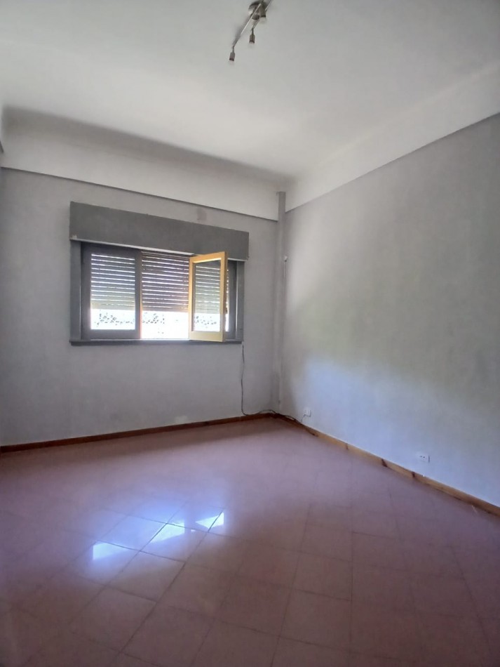 Oportunidad! se vende un agradable departamento de 3 ambientes al frente - San Cristobal