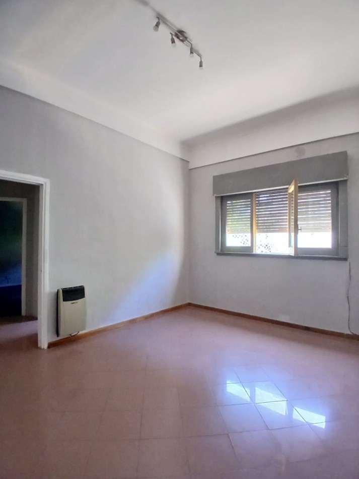 Oportunidad! se vende un agradable departamento de 3 ambientes al frente - San Cristobal