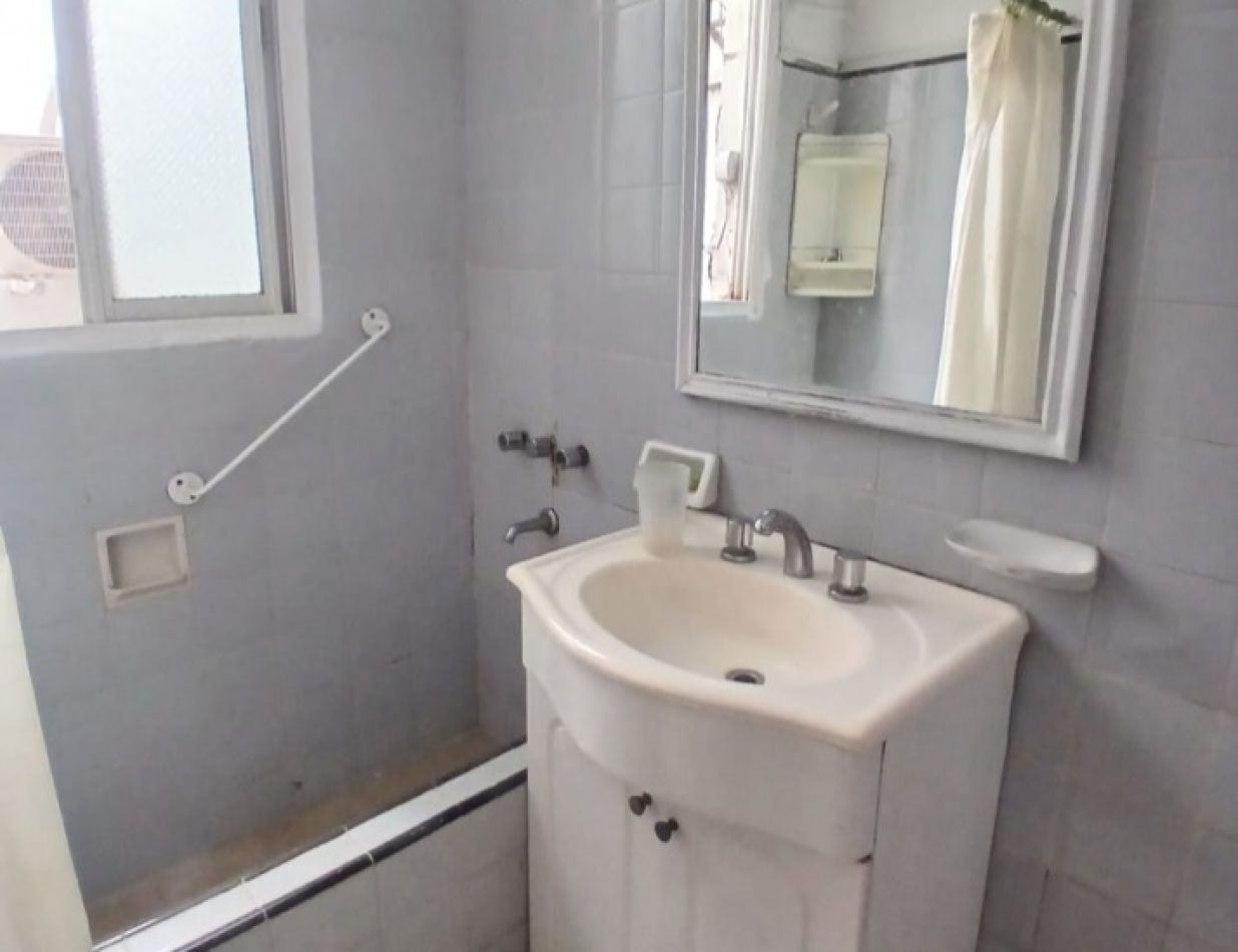 Oportunidad! se vende un agradable departamento de 3 ambientes al frente - San Cristobal