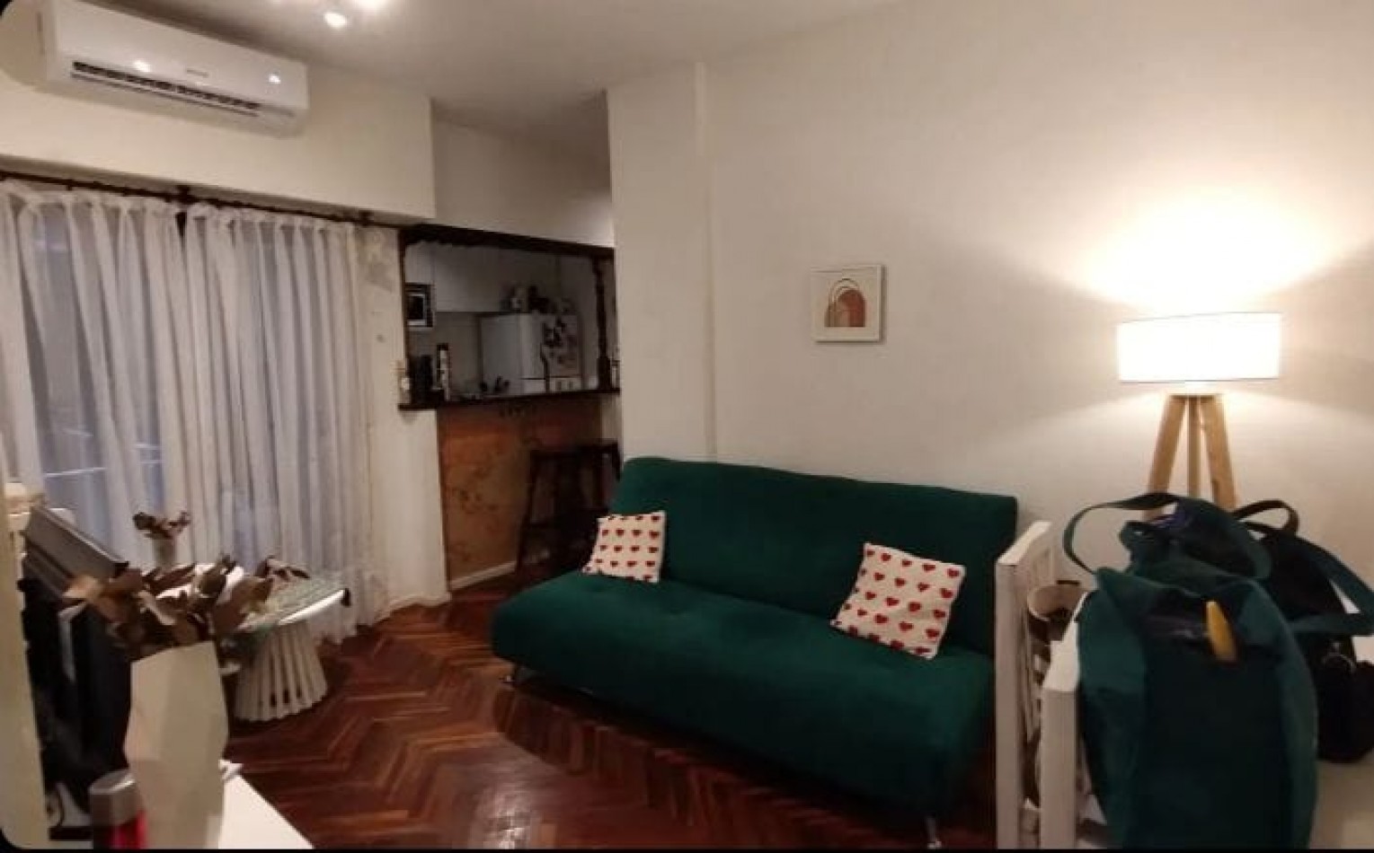 Se vende un agradable departamento de 2 ambientes --Recoleta