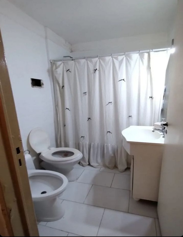 Se vende un agradable departamento de 2 ambientes --Recoleta