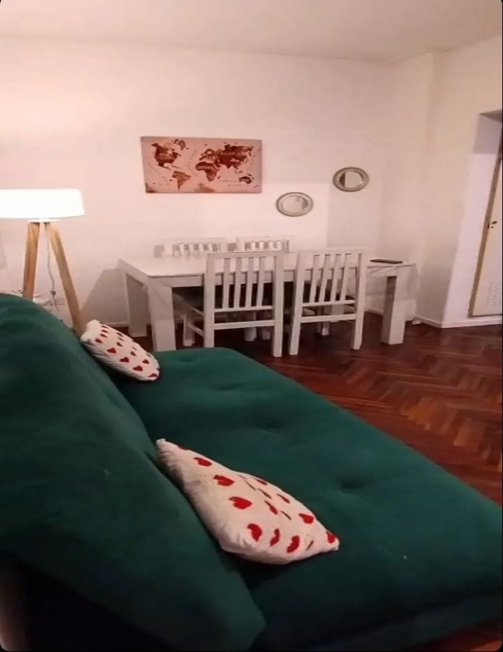 Se vende un agradable departamento de 2 ambientes --Recoleta