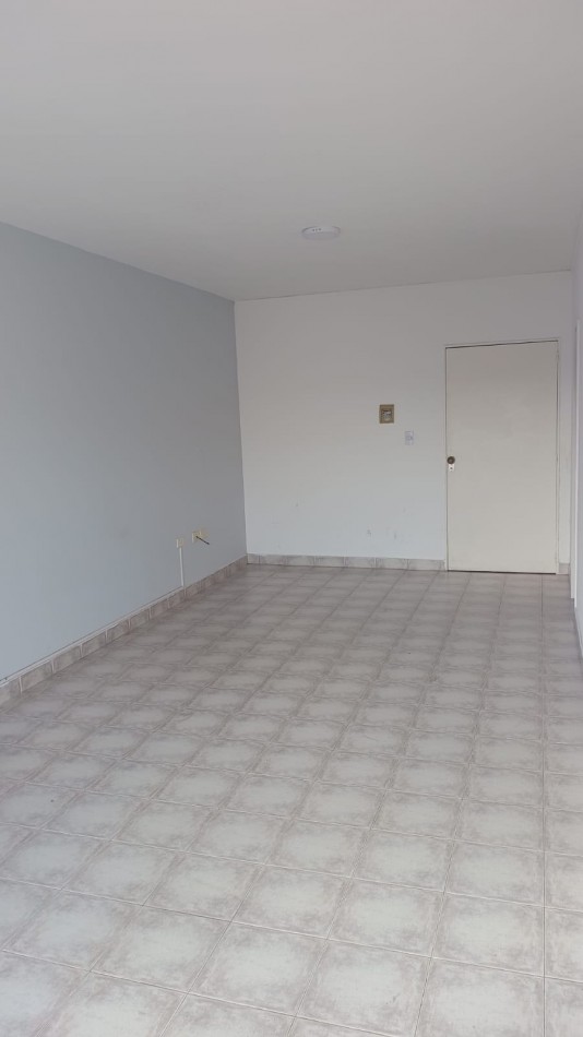 Oportunidad! Se Vende un Agradable Departamento Monoambiente Amplio con Balcon
