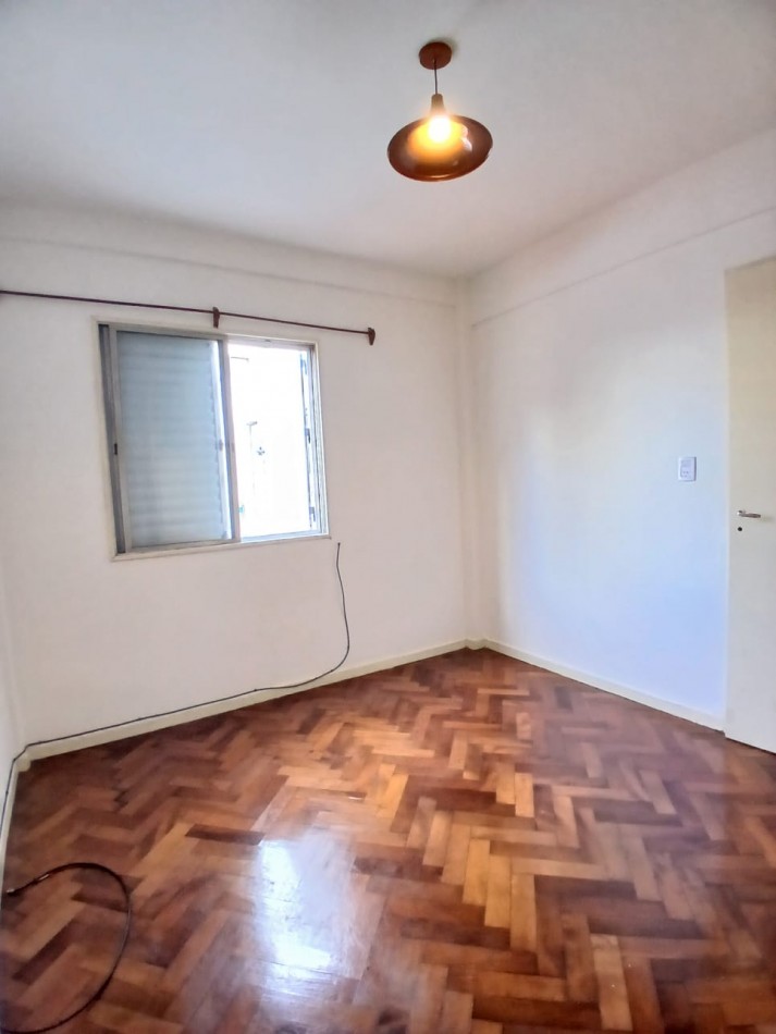 Se Alquila un Departamento de 2 Ambientes Luminoso, Bajas Expensas - Monserrat