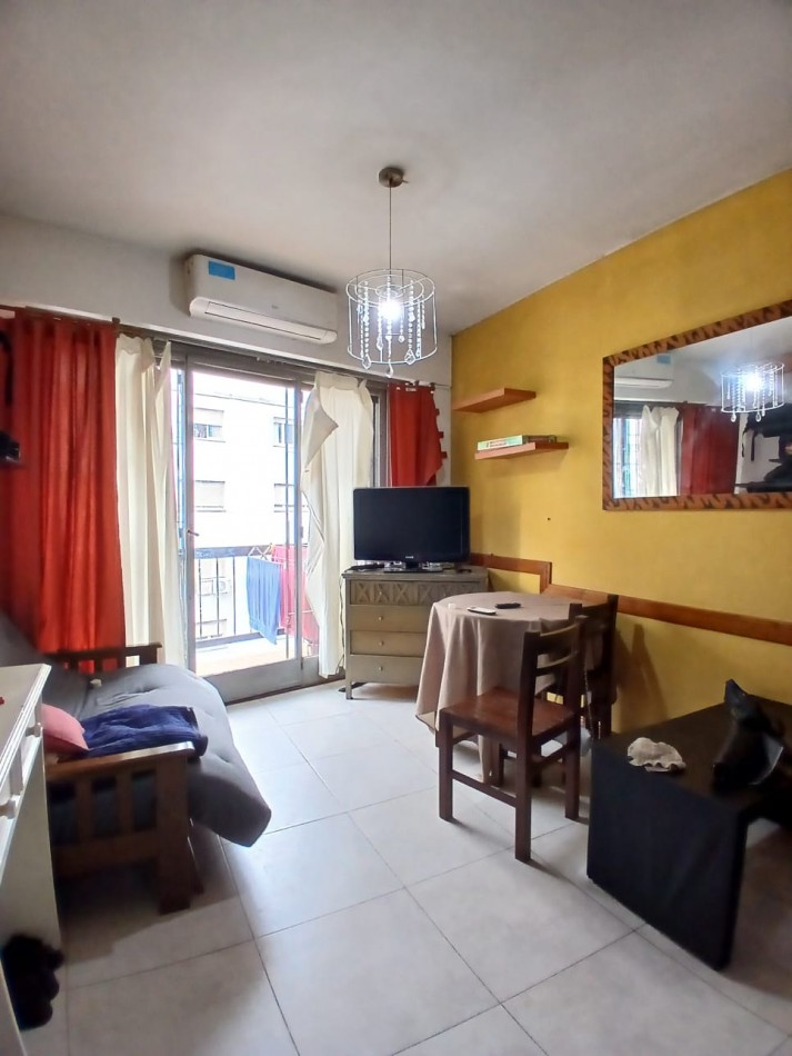 Se vende un hermoso departamento monoambiente con balcon - Recoleta
