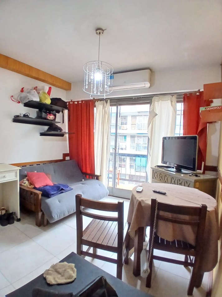 Se vende un hermoso departamento monoambiente con balcon - Recoleta