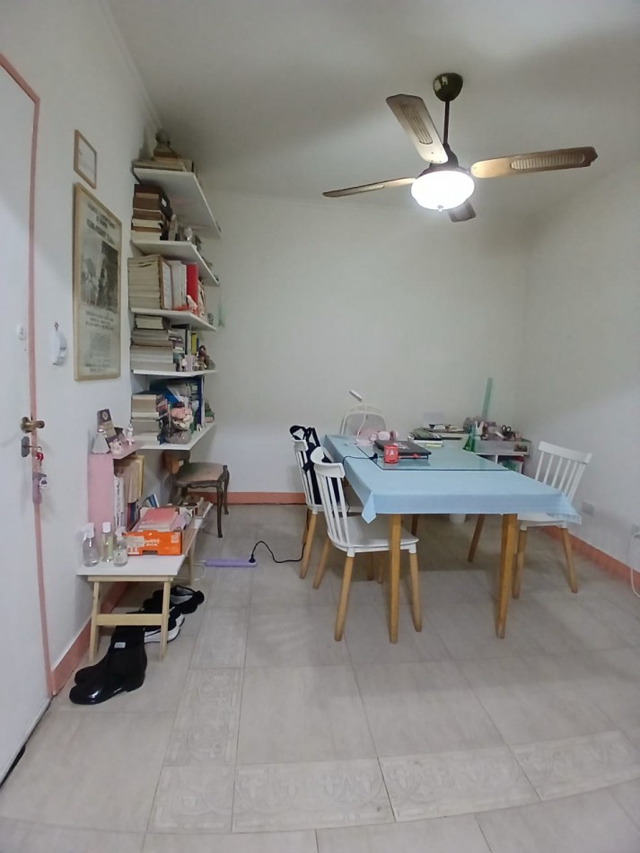 Se vende un agradable departamento de 2 ambientes con patio - Parque Patricios