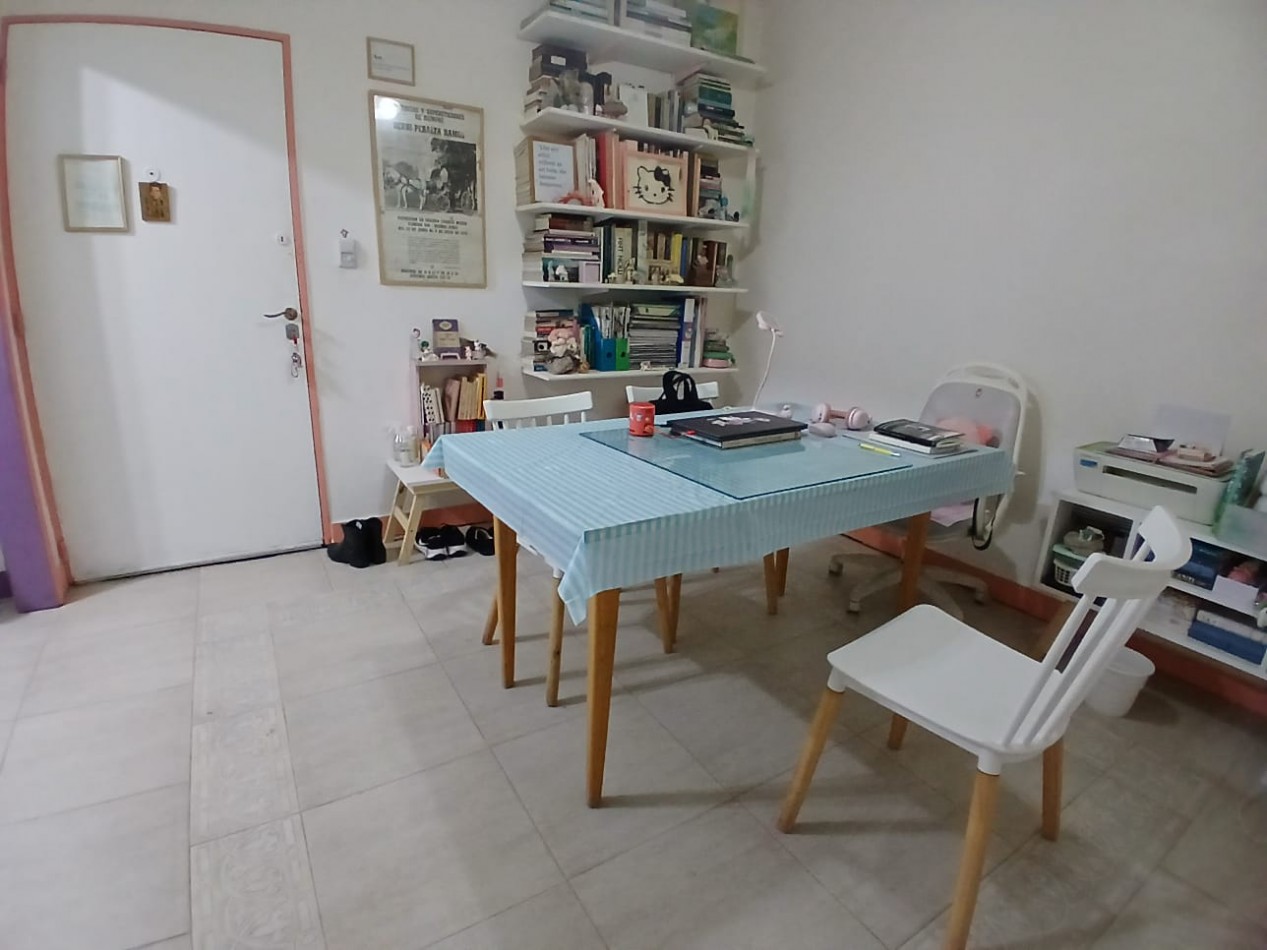 Se vende un agradable departamento de 2 ambientes con patio - Parque Patricios