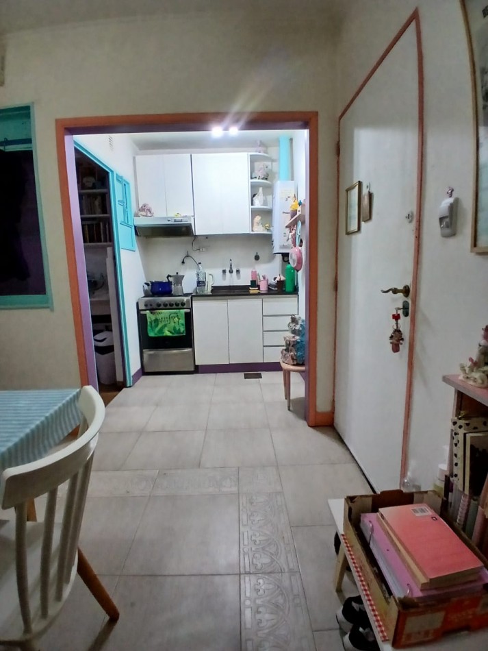 Se vende un agradable departamento de 2 ambientes con patio - Parque Patricios
