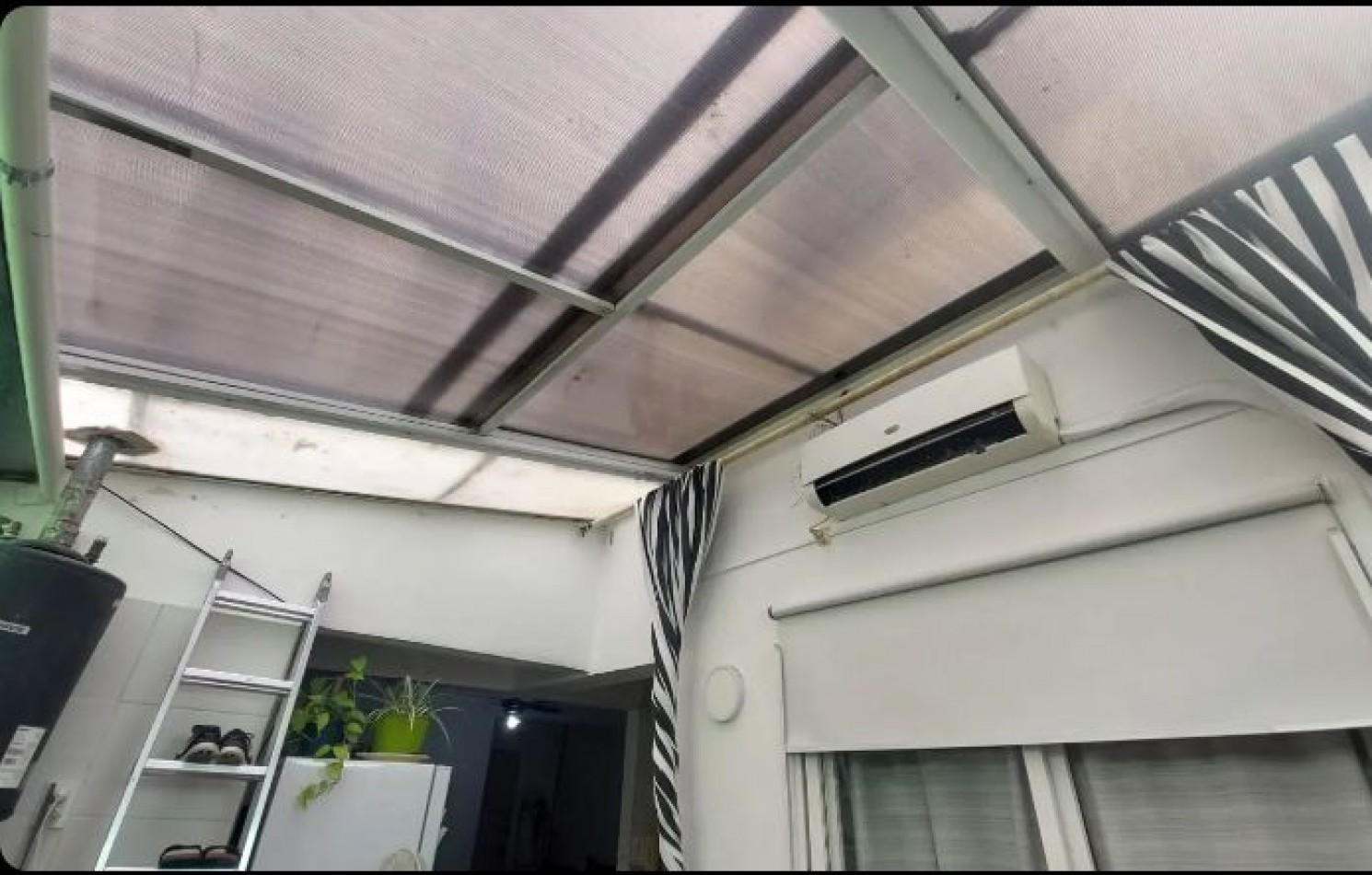 Se vende un departamento de 2 ambientes con patio - Nueva Pompeya