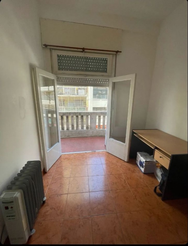 Oportunidad! Se vende un departamento de 2 ambientes al frente con balcon - Balvanera