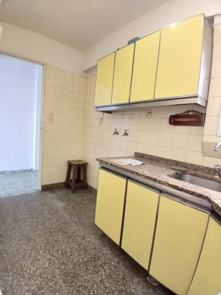 Oportunidad! Se vende un hermoso departamento de 3 ambientes al frente - Barracas