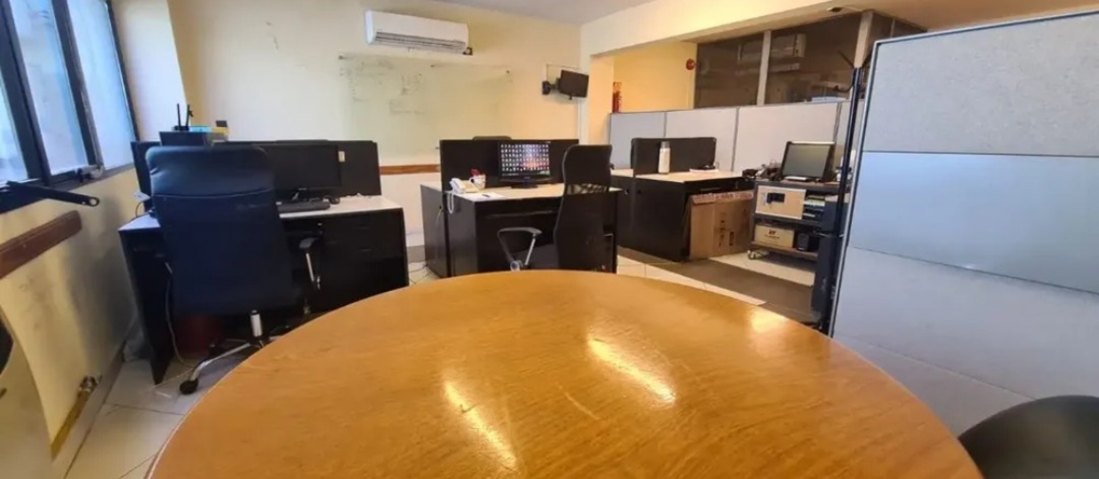 Se alquila un edificio para uso de oficina y deposito - Parque Patricios