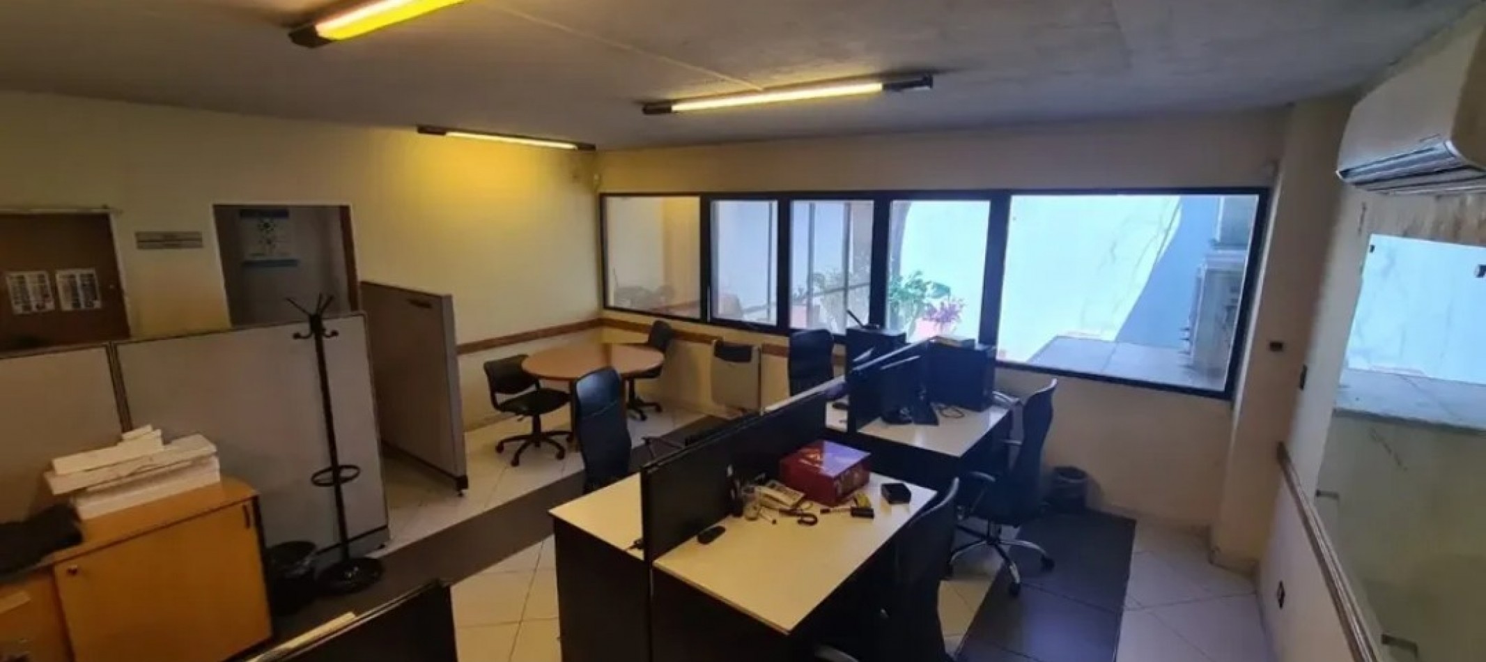 Se alquila un edificio para uso de oficina y deposito - Parque Patricios