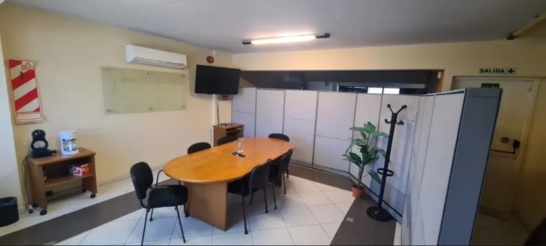 Se alquila un edificio para uso de oficina y deposito - Parque Patricios