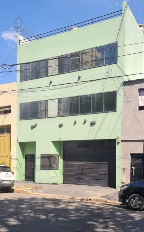 Se alquila un edificio para uso de oficina y deposito - Parque Patricios