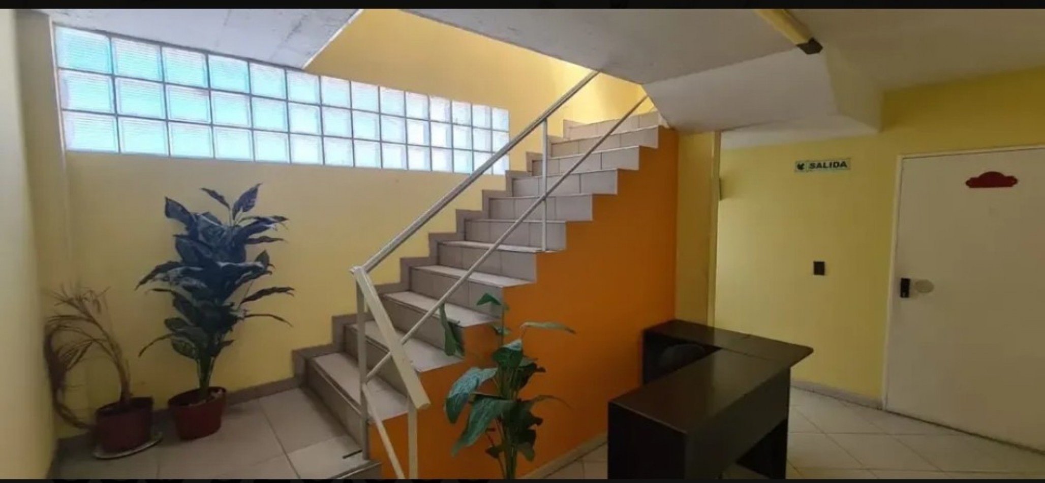 Se alquila un edificio para uso de oficina y deposito - Parque Patricios