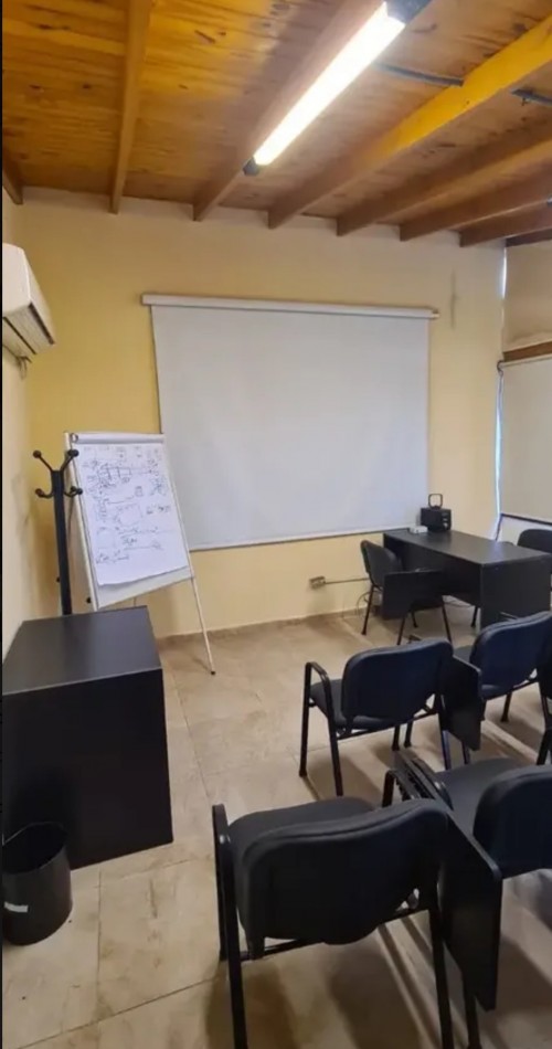Se alquila un edificio para uso de oficina y deposito - Parque Patricios
