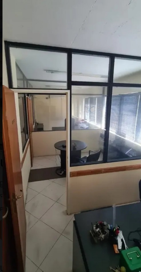 Se alquila un edificio para uso de oficina y deposito - Parque Patricios