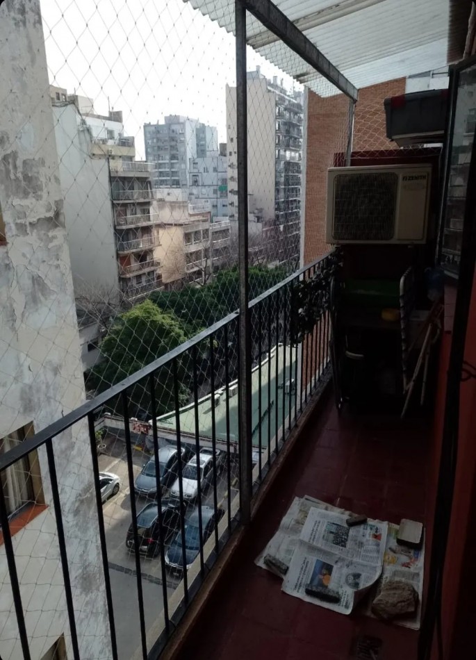 Se Vende un Agradable Departamento de 2 Ambientes con Balcon - Almagro