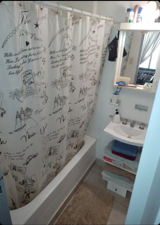 Se Vende un Agradable Departamento de 2 Ambientes con Balcon - Almagro