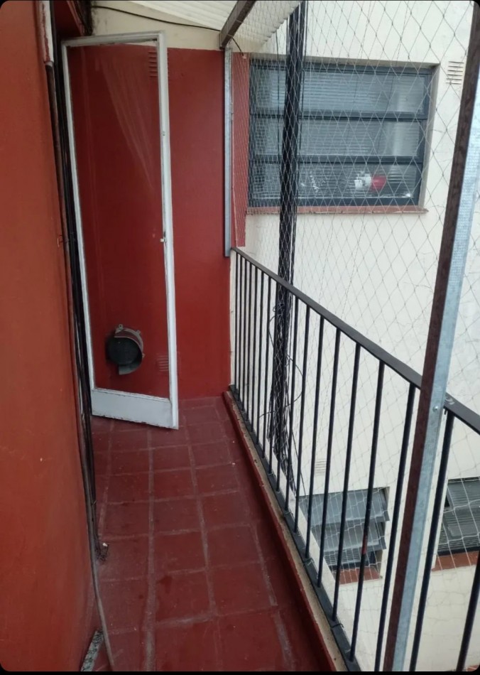 Se Vende un Agradable Departamento de 2 Ambientes con Balcon - Almagro