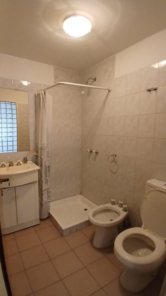 Se vende un departamento de 2 ambientes divisible al frente - Barrio Norte