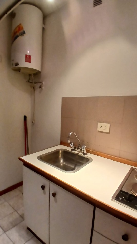 Se vende un departamento de 2 ambientes divisible al frente - Barrio Norte
