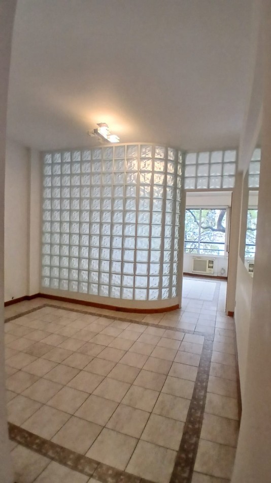 Se vende un departamento de 2 ambientes divisible al frente - Barrio Norte