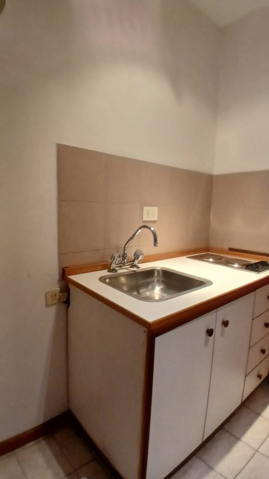 Se vende un departamento de 2 ambientes divisible al frente - Barrio Norte