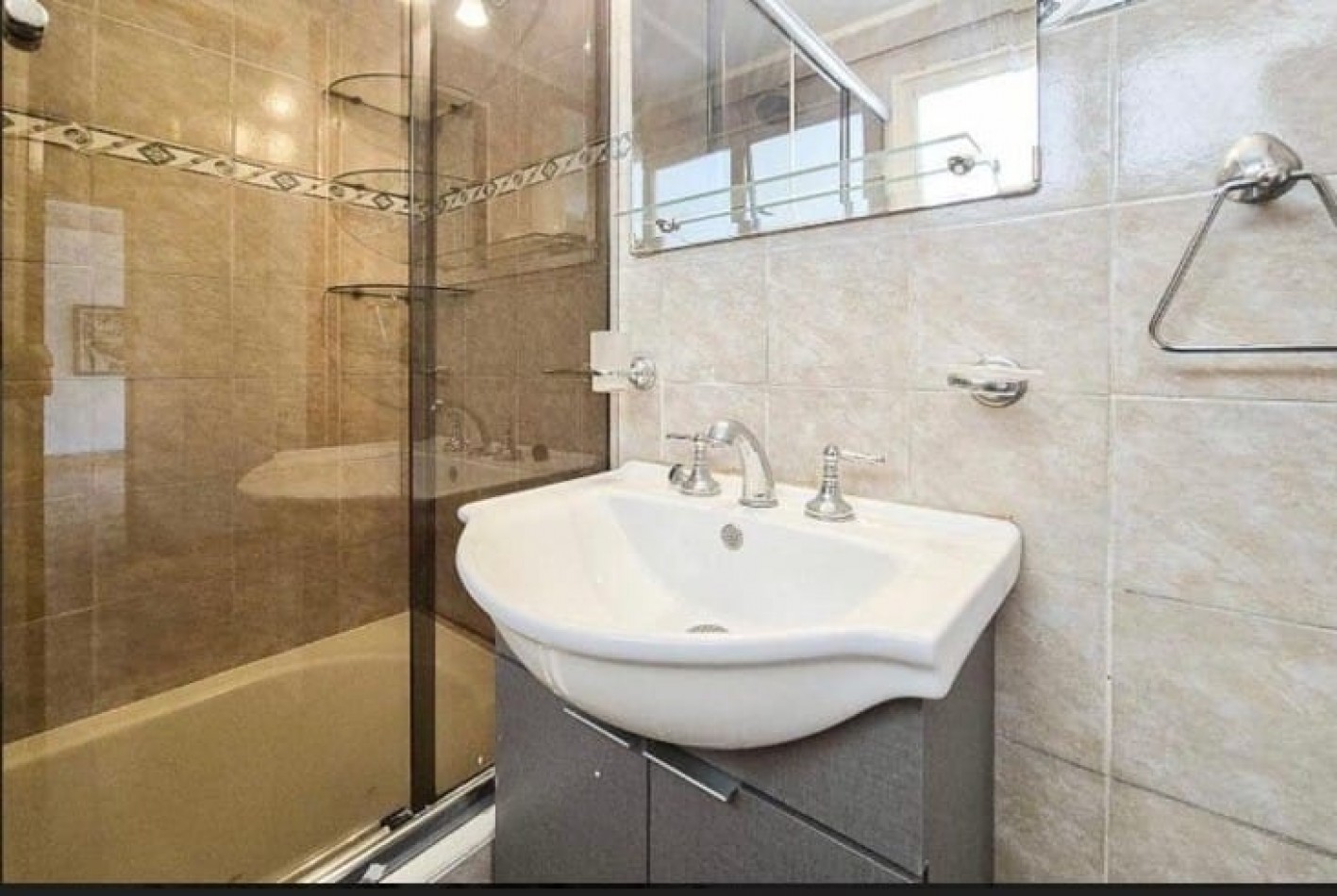 Oportunidad! se vende un hermoso departamento de 3 ambientes con balcon - Caballito