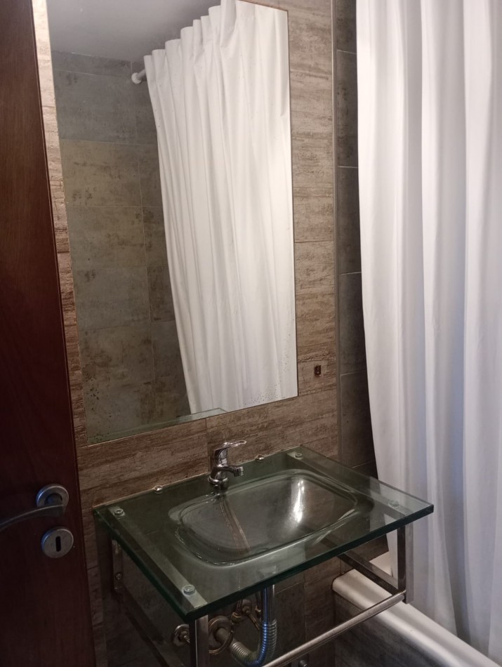 Se vende un espectacular departamento de 6 ambientes - Monserrat