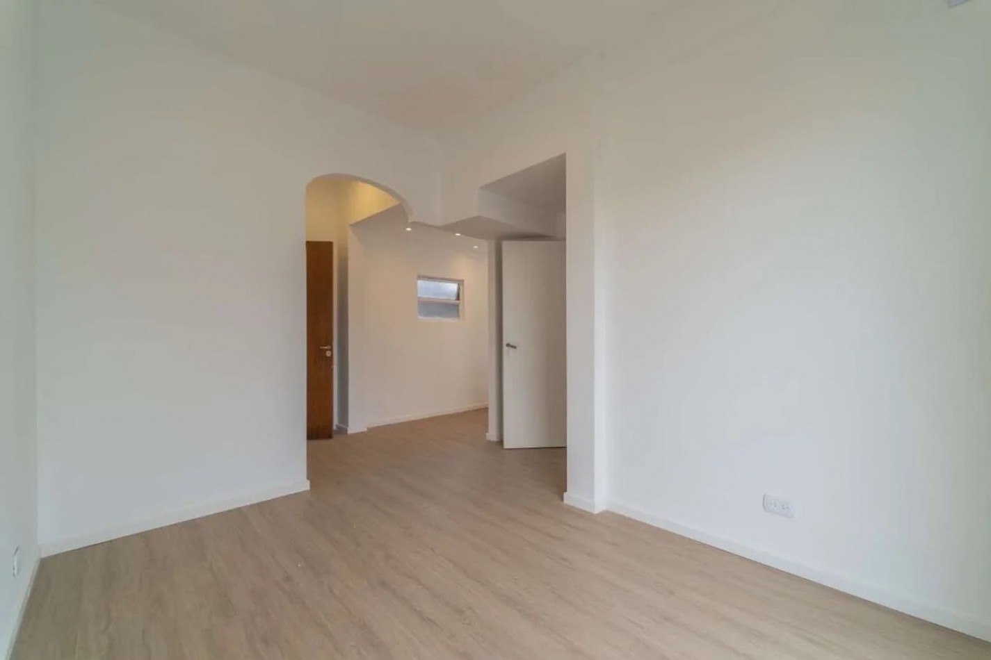 Se vende un hermoso departamento de 2 ambientes con balcon - San Telmo