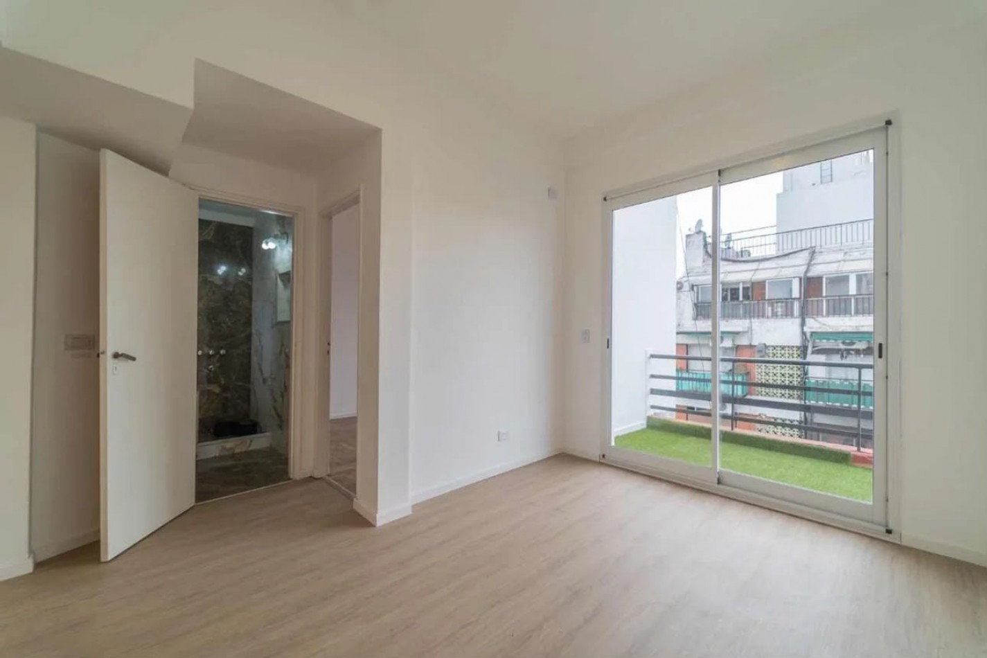 Se vende un hermoso departamento de 2 ambientes con balcon - San Telmo