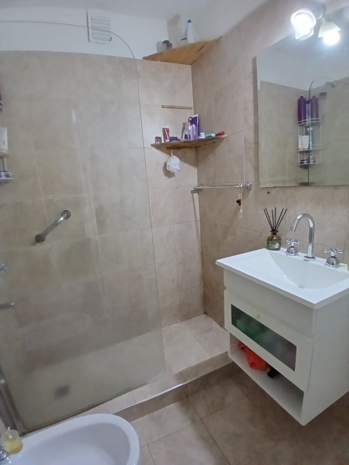 Se vende un agradable departamento de 2 ambientes - Retiro