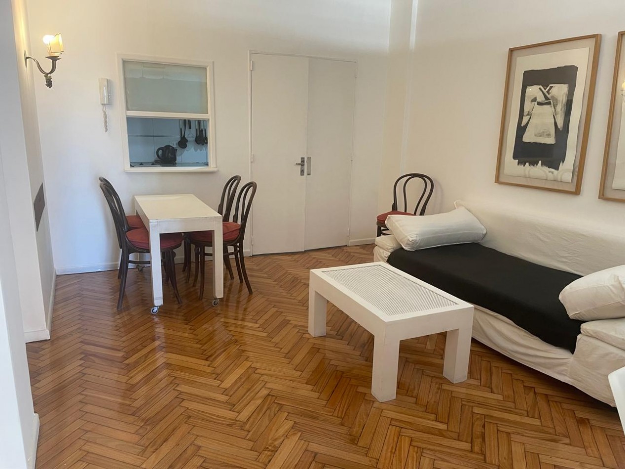 Se vende un hermoso departamento monoambiente amplio y divisible con balcon - Palermo