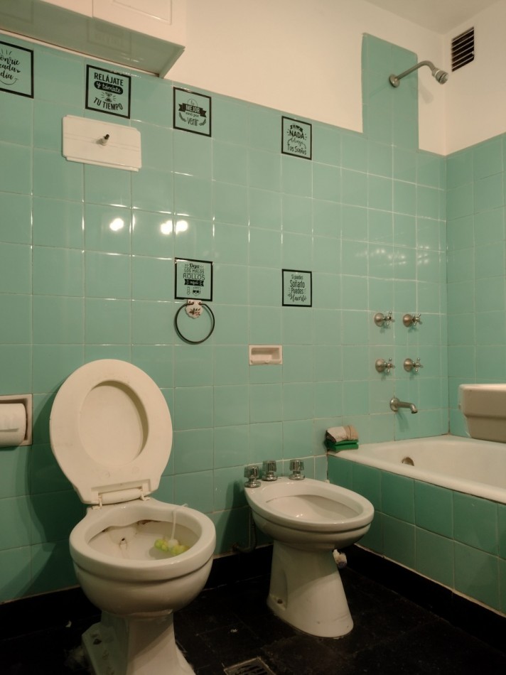 Se vende un departamento de 2 ambientes mas baulera