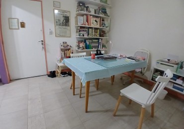 Se vende un agradable departamento de 2 ambientes con patio - Parque Patricios